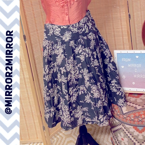 EUC H&M Skirt - Picture 1 of 5